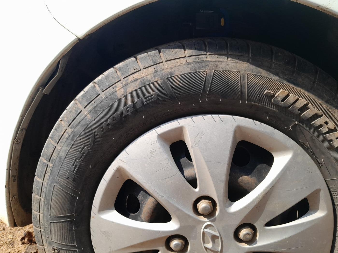 2013 Hyundai i10 SPORTZ 1.2, Petrol, Manual, 43,693 km, tyre