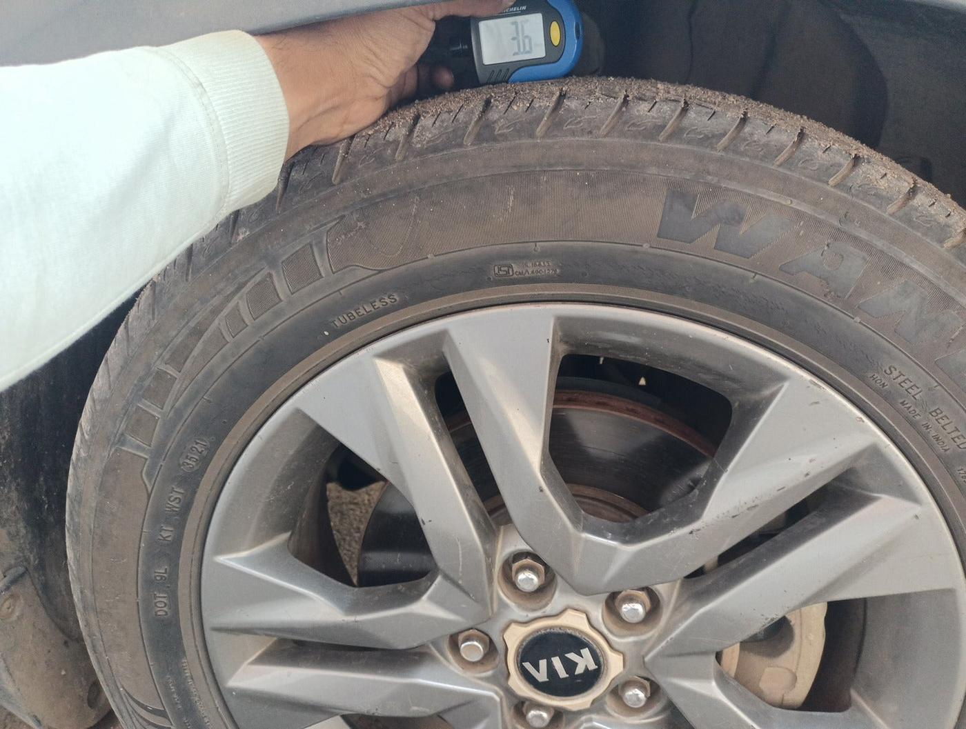 2019 KIA SELTOS HTX 1.5 DIESEL, Diesel, Manual, 2,10,932 km, tyre