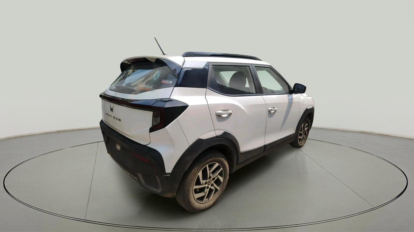2024 Mahindra XUV 3XO AX5 1.5 Turbo Diesel, Diesel, Manual, 33,196 km, exterior