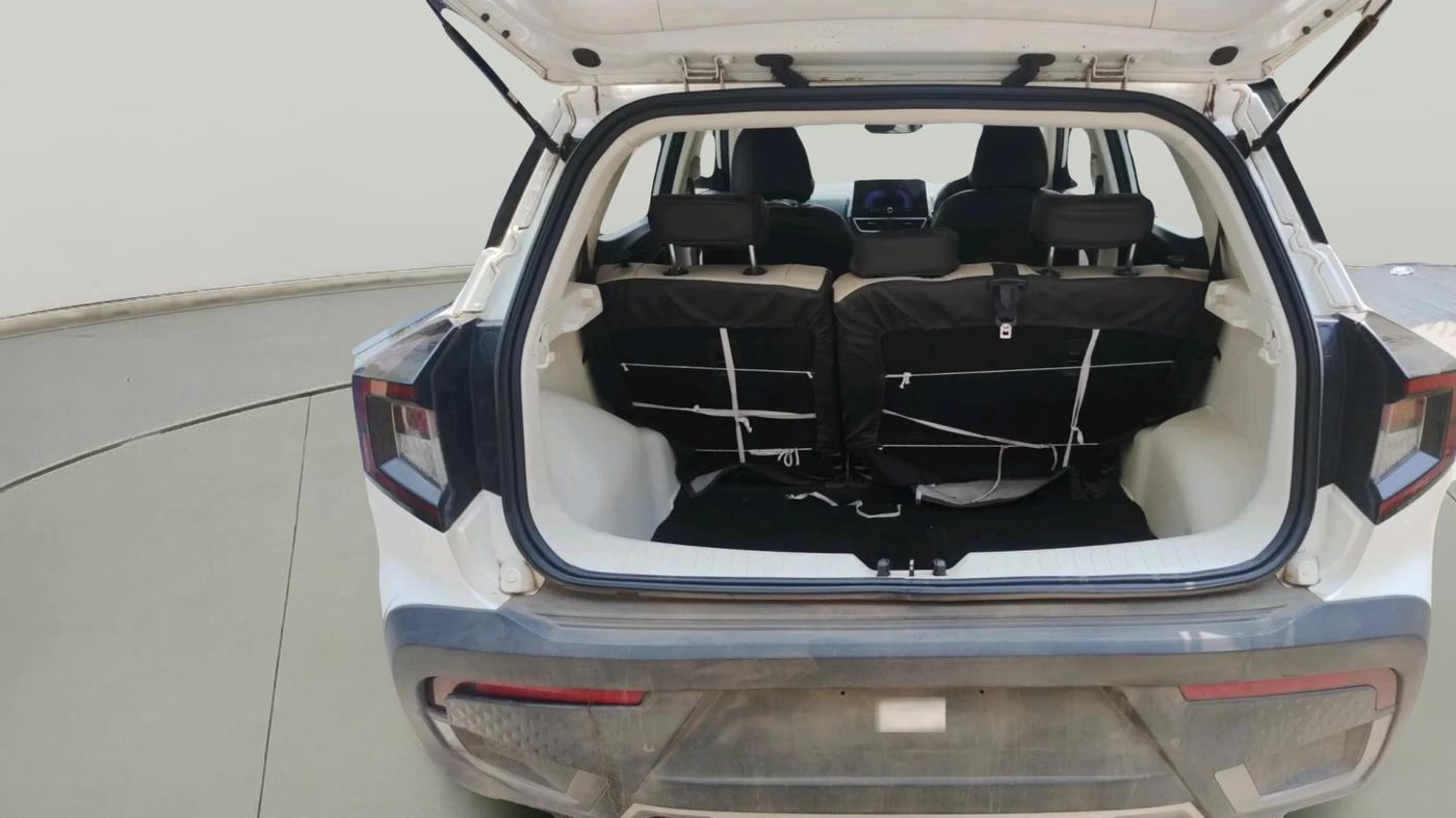 2024 Mahindra XUV 3XO AX5 1.5 Turbo Diesel, Diesel, Manual, 33,196 km, exterior