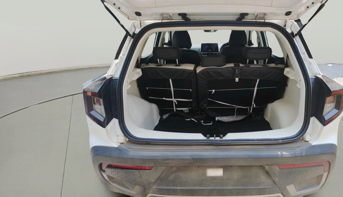 2024 Mahindra XUV 3XO AX5 1.5 Turbo Diesel, Diesel, Manual, 33,196 km, exterior