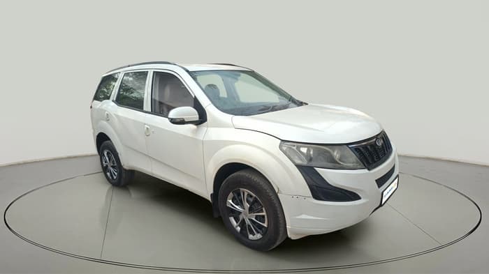 2017 Mahindra XUV500 W4, Diesel, Manual, 1,36,112 km, exterior