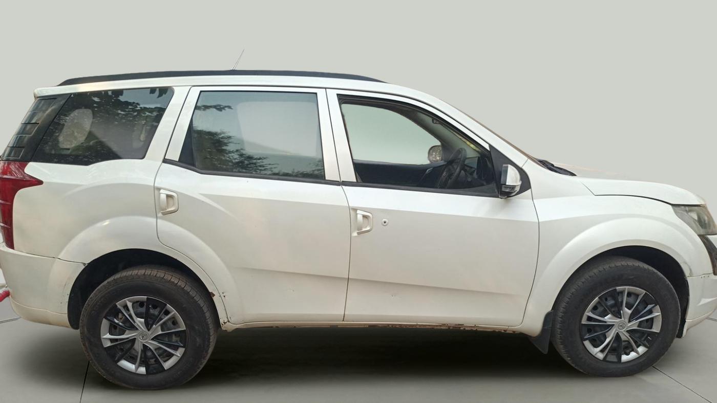 2017 Mahindra XUV500 W4, Diesel, Manual, 1,36,112 km, exterior