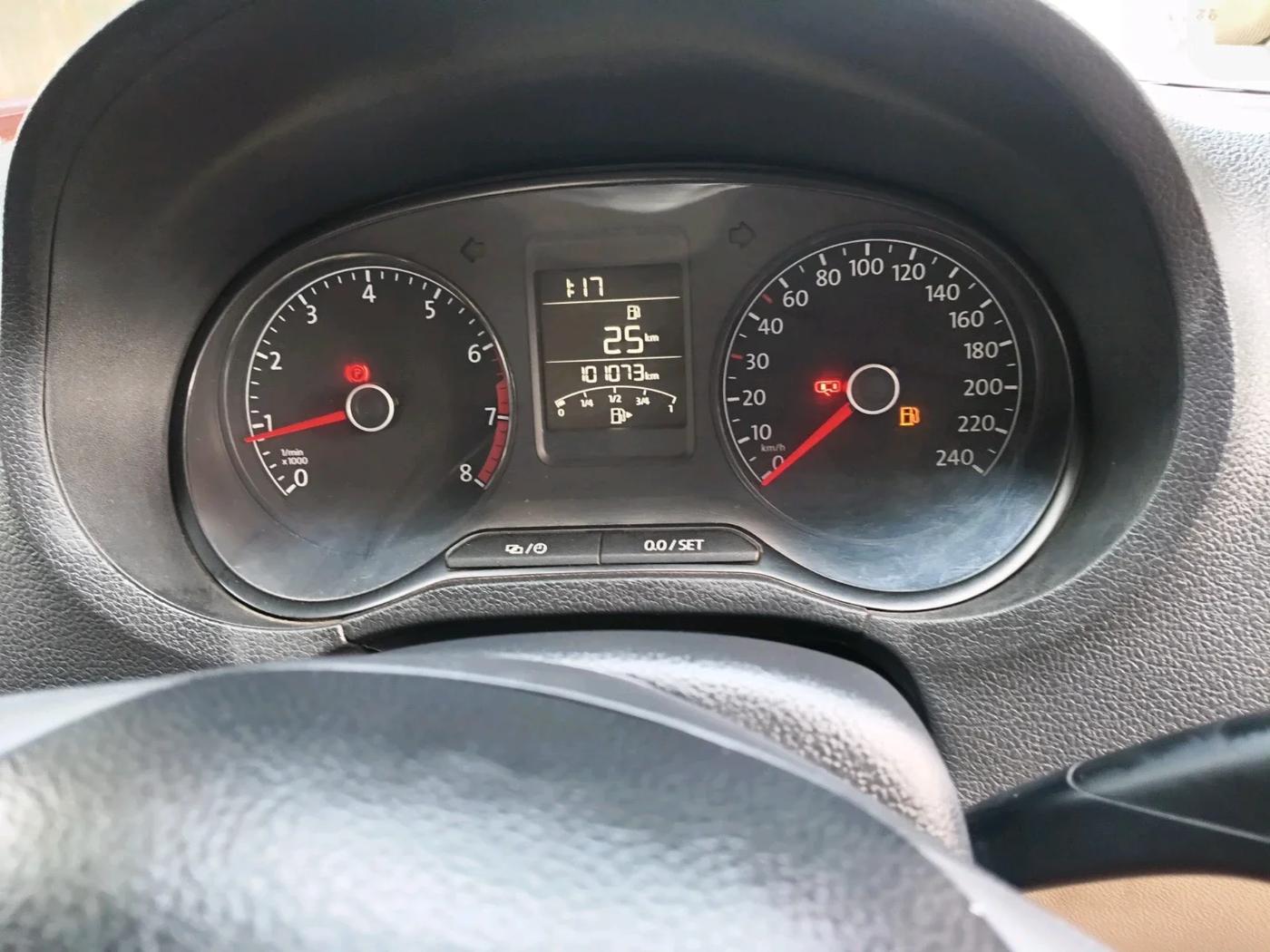2017 Volkswagen Ameo COMFORTLINE PLUS 1.2L, Petrol, Manual, 1,10,890 km, interior