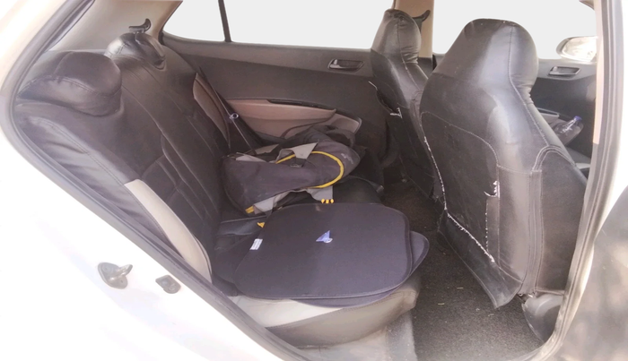 2013 Hyundai Grand i10 MAGNA 1.2 KAPPA VTVT, Petrol, Manual, 1,15,209 km, interior