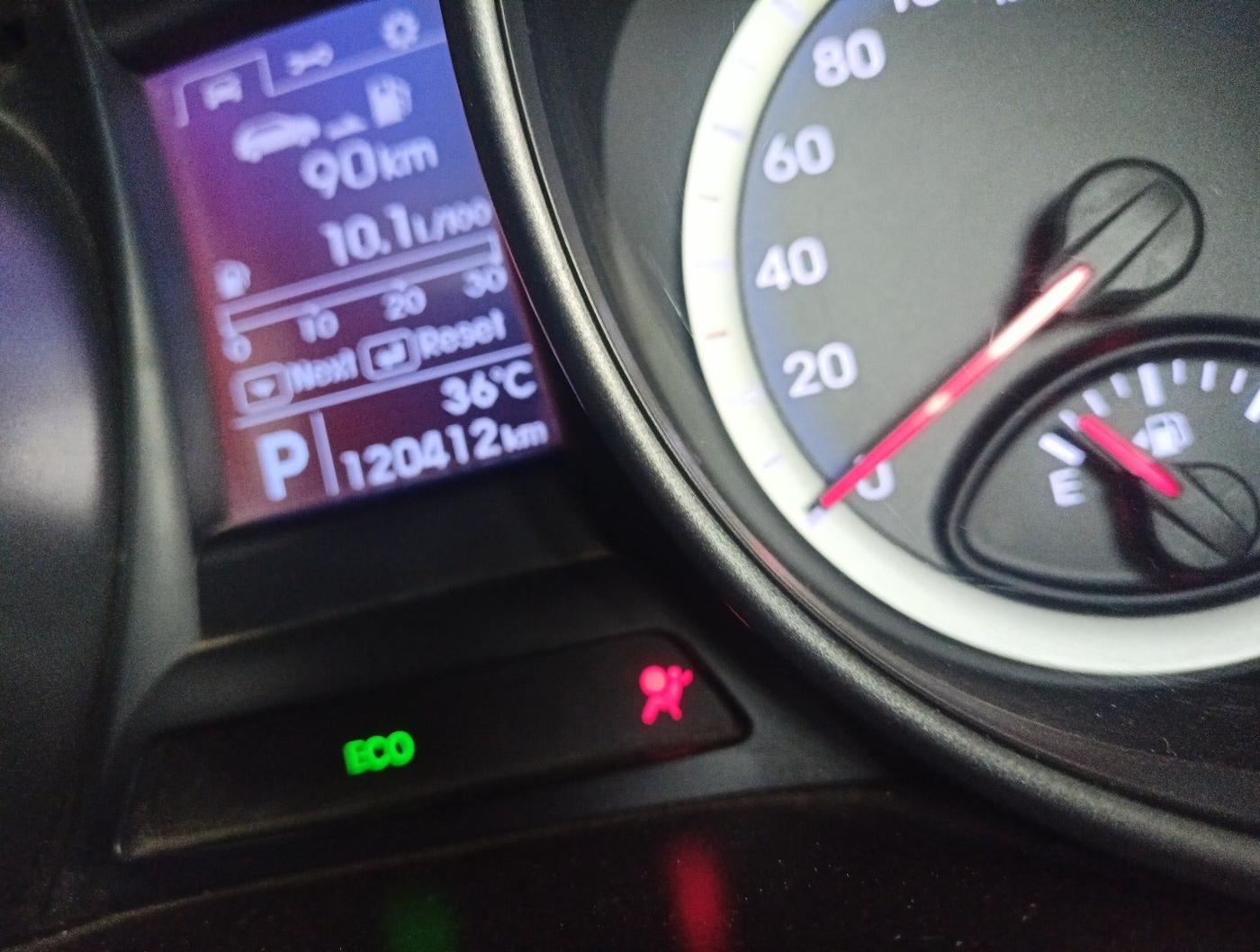 2017 Hyundai Santa Fe 2 WD AT, Diesel, Automatic, 1,20,412 km, interior
