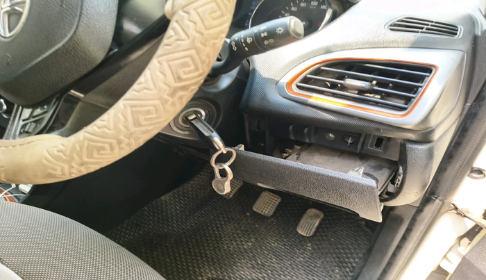 2018 Tata TIAGO NRG PETROL, Petrol, Manual, 74,098 km, interior