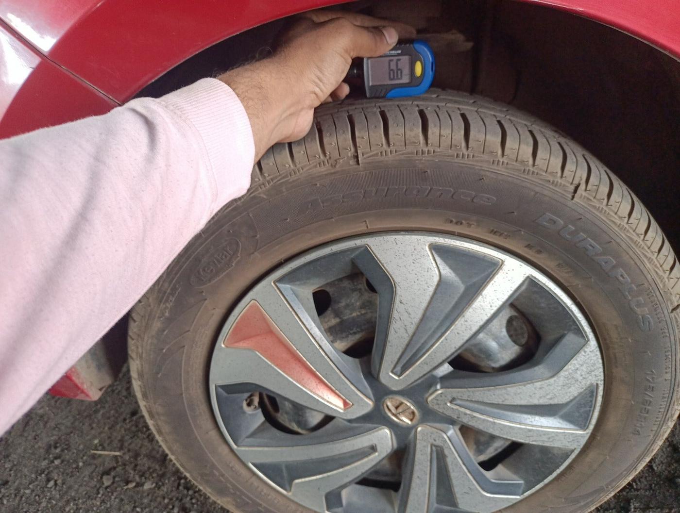 2018 Tata Tiago WIZZ EDITION PETROL, Petrol, Manual, 23,525 km, tyre