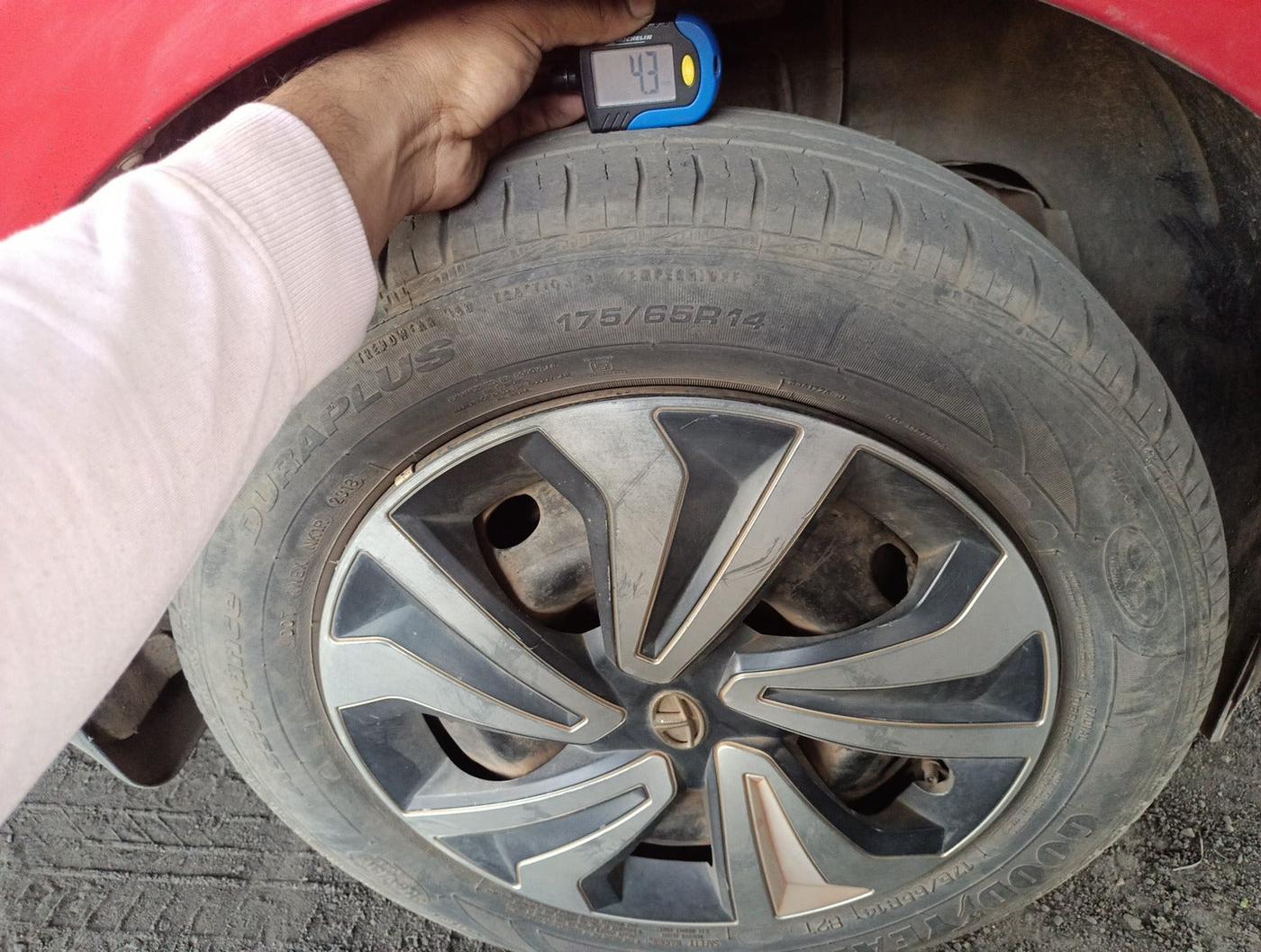 2018 Tata Tiago WIZZ EDITION PETROL, Petrol, Manual, 23,525 km, tyre