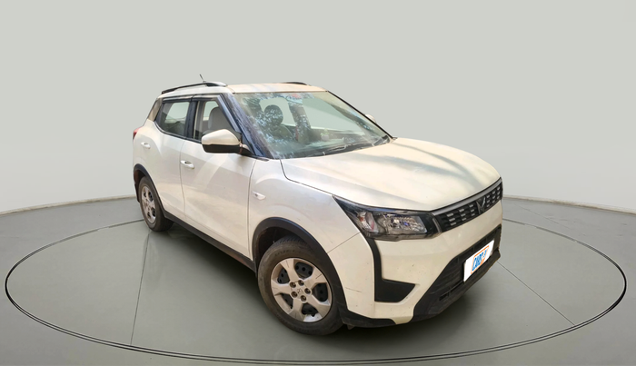 2023 Mahindra XUV300 W6 1.2 PETROL, Petrol, Manual, 22,768 km, exterior