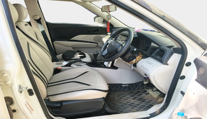 2023 Mahindra XUV300 W6 1.2 PETROL, Petrol, Manual, 22,768 km, interior