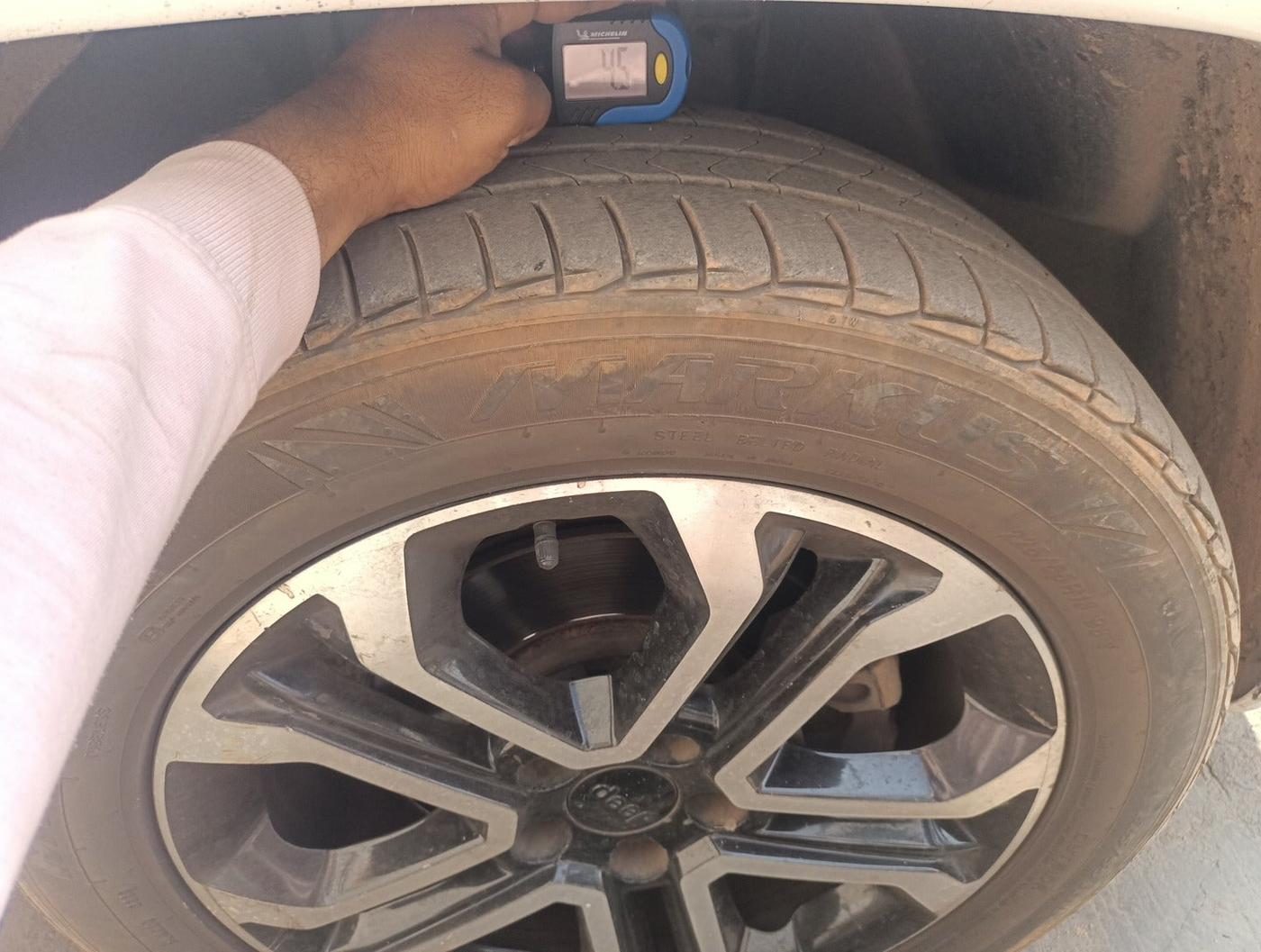 2021 Jeep Compass MODEL S (O) DIESEL 4X4 AT, Diesel, Automatic, 59,785 km, tyre
