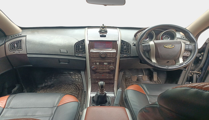 2014 Mahindra XUV500 W8, Diesel, Manual, 1,72,155 km, interior