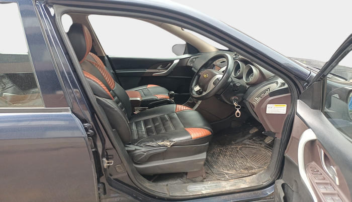2014 Mahindra XUV500 W8, Diesel, Manual, 1,72,155 km, interior
