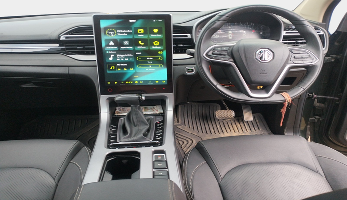 2024 MG HECTOR 100 Year Limited Edition CVT, Petrol, Automatic, 12,000 km, interior