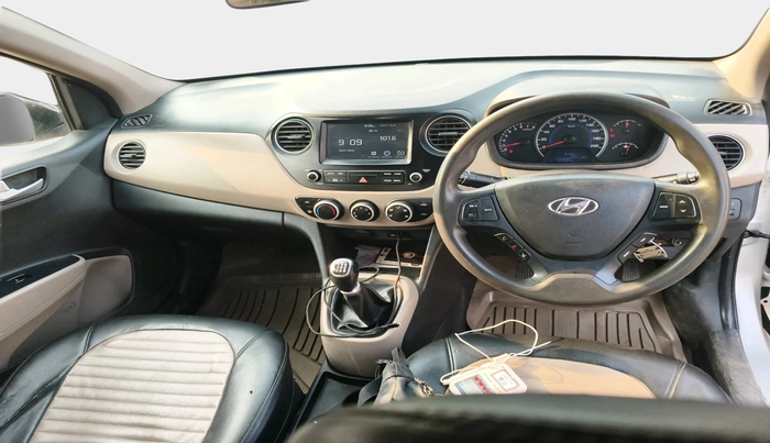 2017 Hyundai Grand i10 SPORTZ 1.2 KAPPA VTVT, Petrol, Manual, 72,904 km, interior