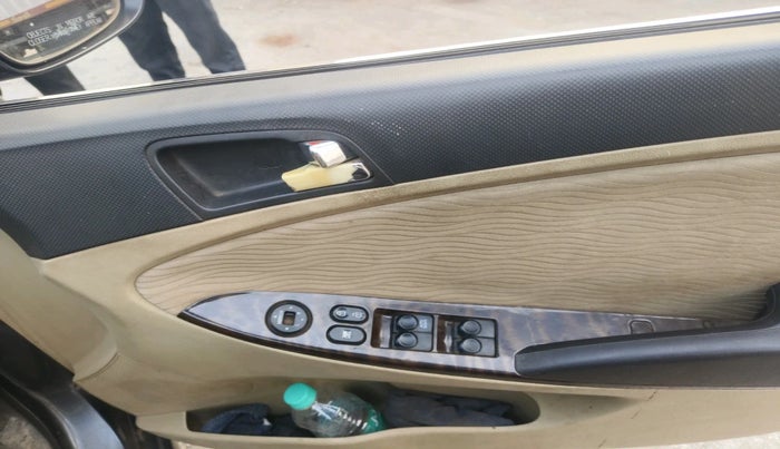 2013 Hyundai Verna FLUIDIC 1.6 CRDI EX, Diesel, Manual, 85,215 km, interior