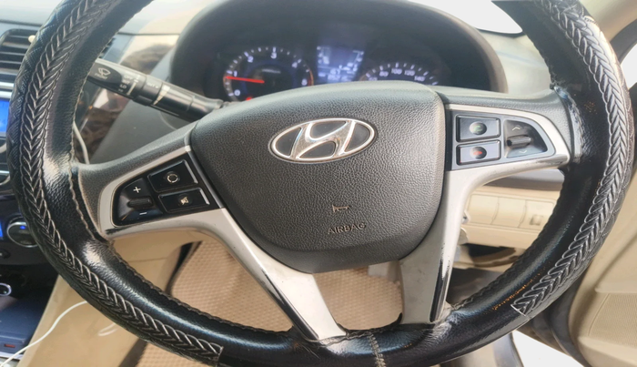 2013 Hyundai Verna FLUIDIC 1.6 CRDI EX, Diesel, Manual, 85,215 km, interior