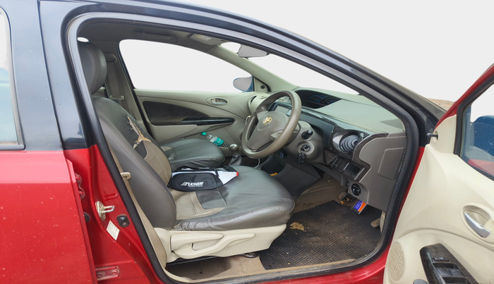 2016 Toyota Etios Liva V, Petrol, Manual, 1,04,245 km, interior