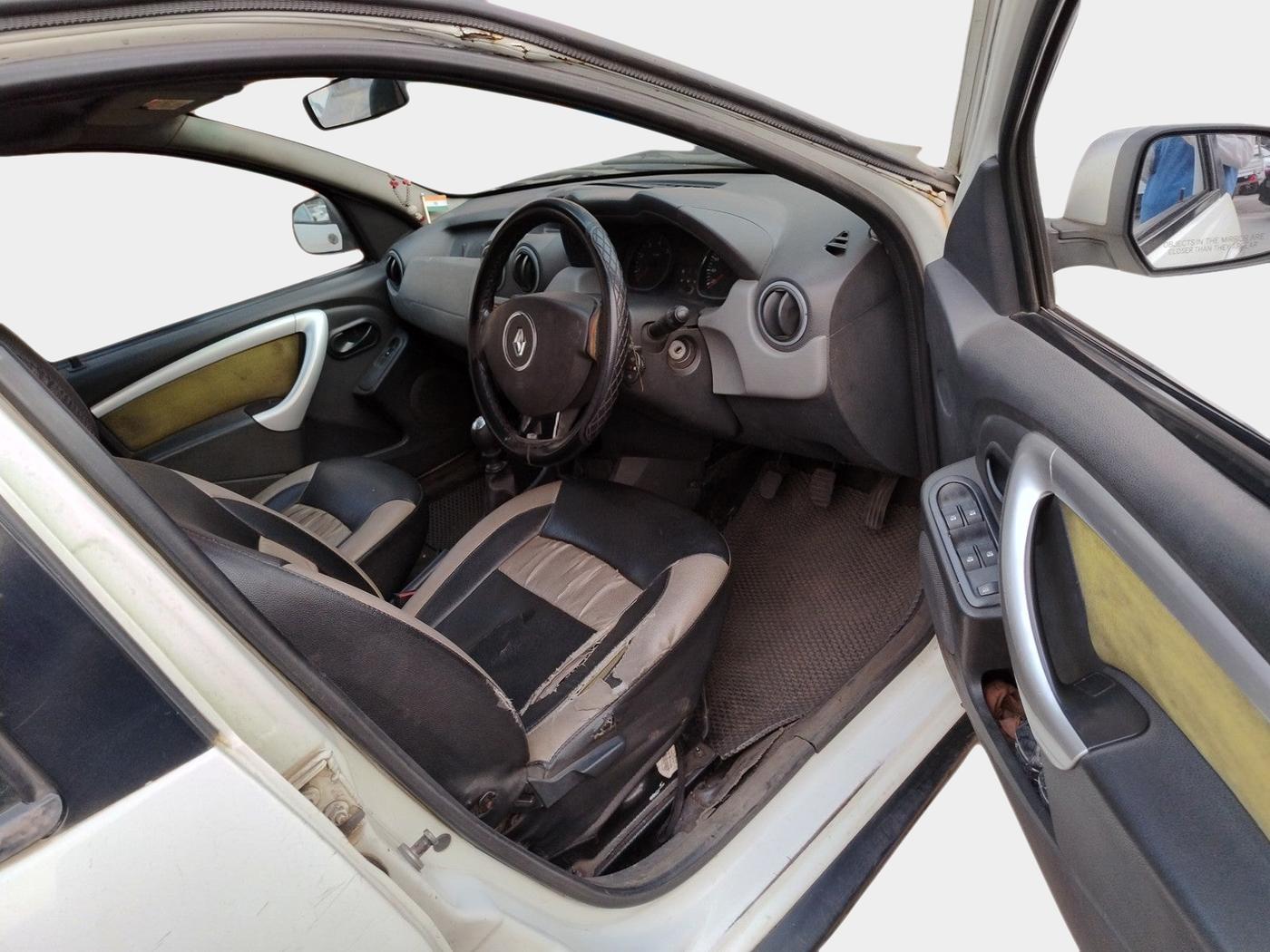 2014 Renault Duster 110 PS RXL ADVENTURE, Diesel, Manual, 94,623 km, interior