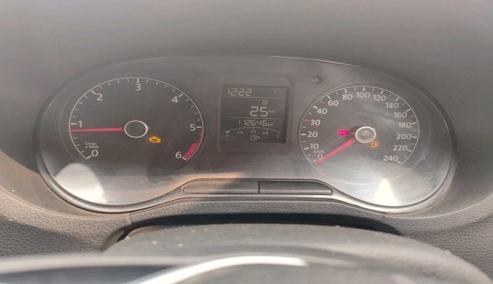 2015 Volkswagen Polo HIGHLINE1.5L, Diesel, Manual, 1,12,646 km, interior