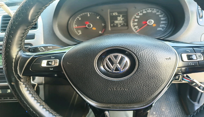 2015 Volkswagen Polo HIGHLINE1.5L, Diesel, Manual, 1,12,646 km, interior