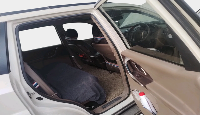 2012 Mahindra XUV500 W8, Diesel, Manual, 1,40,171 km, interior