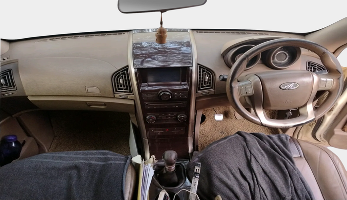 2012 Mahindra XUV500 W8, Diesel, Manual, 1,40,171 km, interior