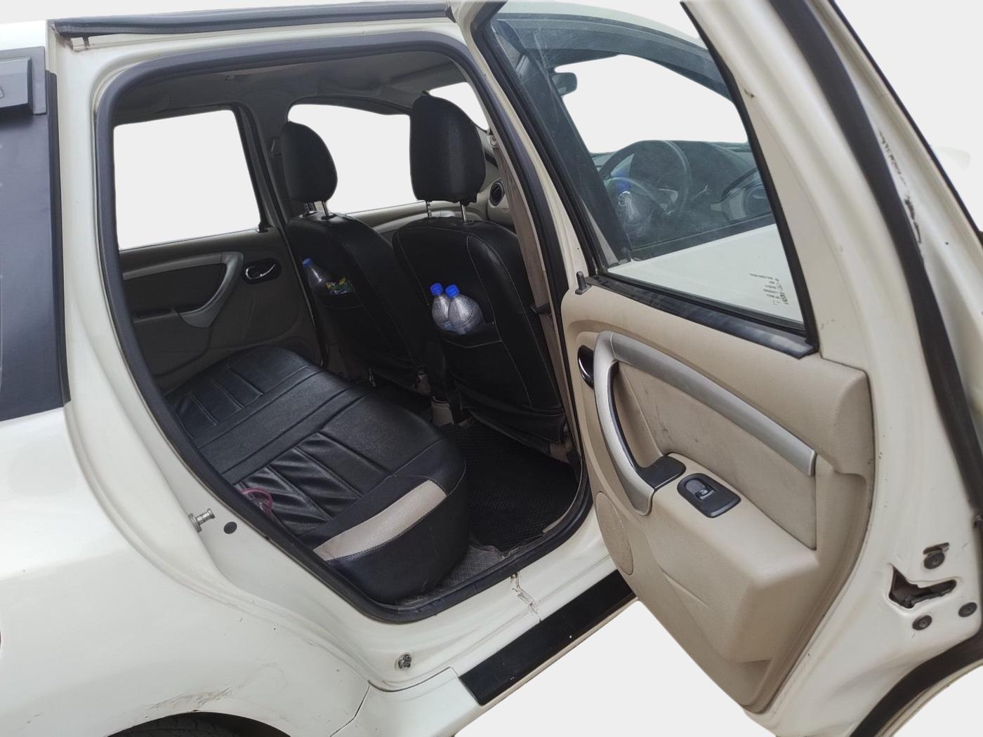 2016 Nissan Terrano XL D PLUS, Diesel, Manual, 82,446 km, interior