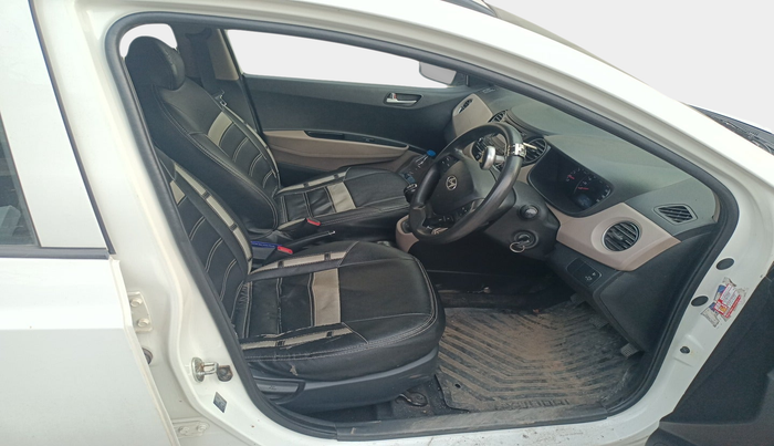 2015 Hyundai Grand i10 SPORTZ 1.1 CRDI, Diesel, Manual, 1,39,240 km, interior