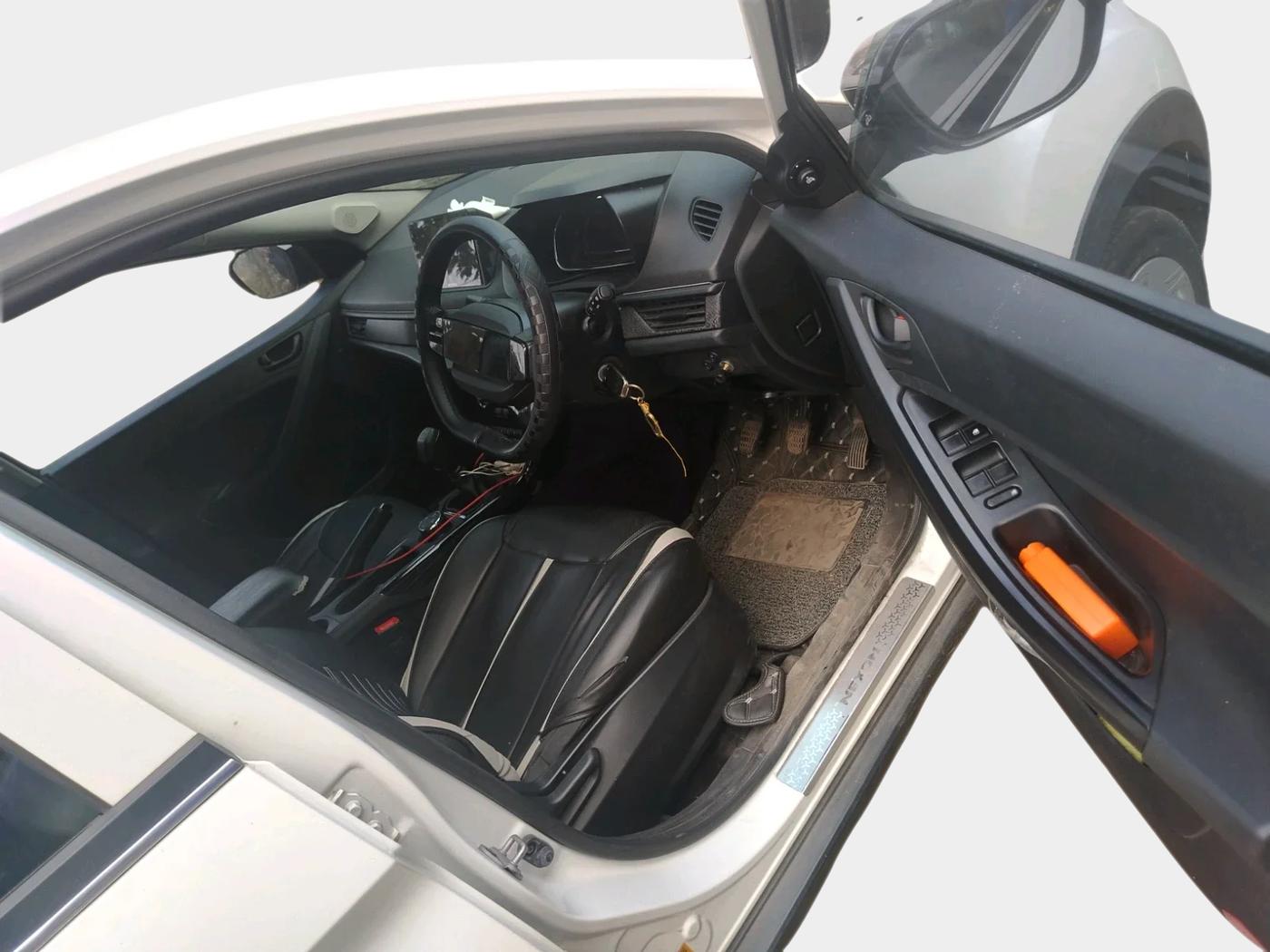 2024 Tata NEXON SMART+ 1.2 PETROL, Petrol, Manual, 19,000 km, interior