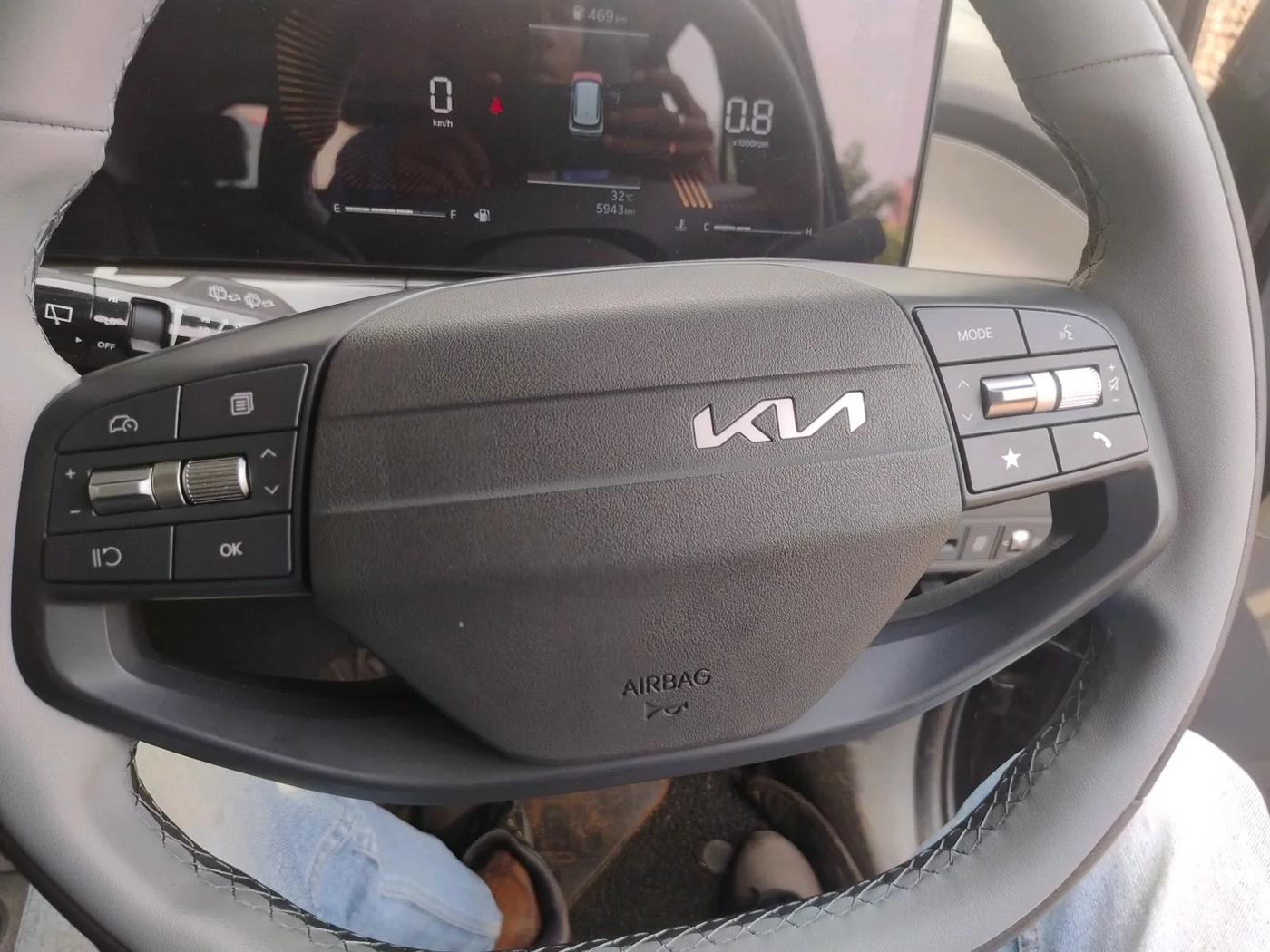 2025 KIA SYROS  HTX 1.0 Turbo 6MT, Petrol, Manual, 5,943 km, interior