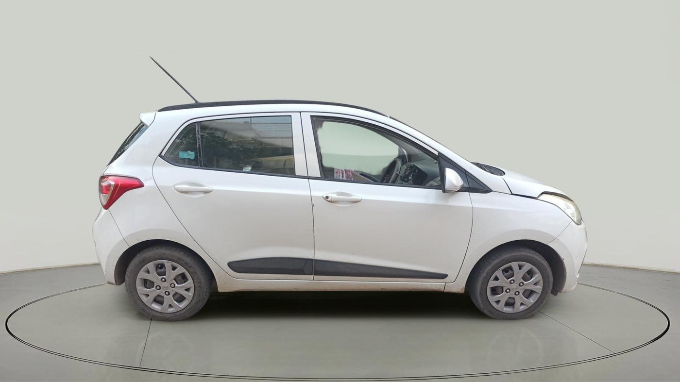 2016 Hyundai Grand i10 SPORTZ 1.2 KAPPA VTVT, Petrol, Manual, 2,04,557 km, exterior