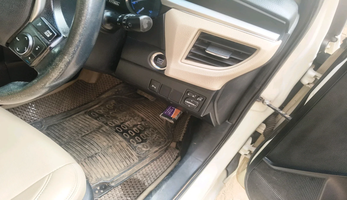 2016 Toyota Corolla Altis VL CVT PETROL, Petrol, Automatic, 1,11,960 km, interior