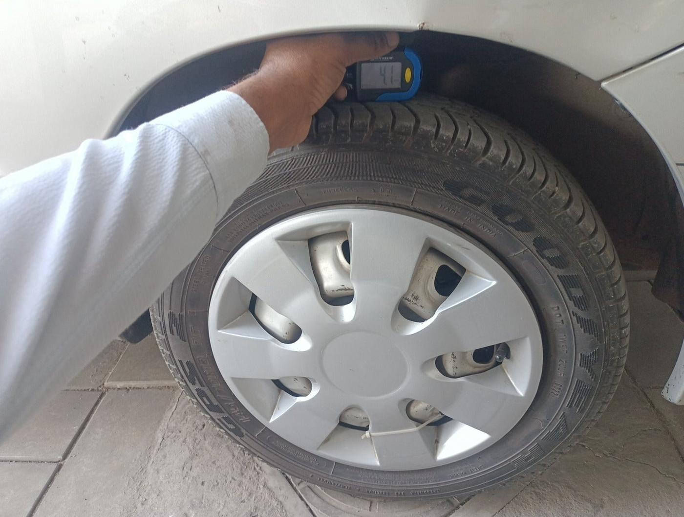 2010 Maruti Zen Estilo LXI, Petrol, Manual, 1,39,087 km, tyre