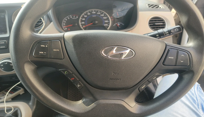 2017 Hyundai Grand i10 SPORTZ 1.2 KAPPA VTVT, Petrol, Manual, 71,478 km, interior