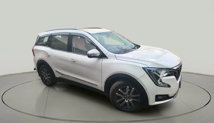 2022 Mahindra XUV700 AX 7 LUXURY D AT 7 STR, Diesel, Automatic, 76,167 km, exterior