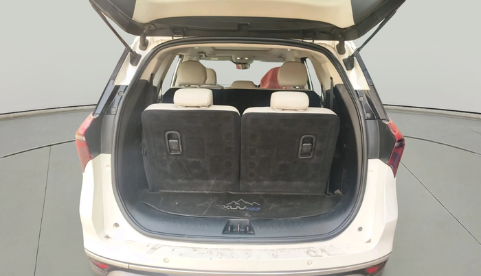 2022 Mahindra XUV700 AX 7 LUXURY D AT 7 STR, Diesel, Automatic, 76,167 km, exterior