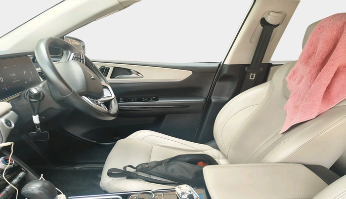 2022 Mahindra XUV700 AX 7 LUXURY D AT 7 STR, Diesel, Automatic, 76,167 km, interior