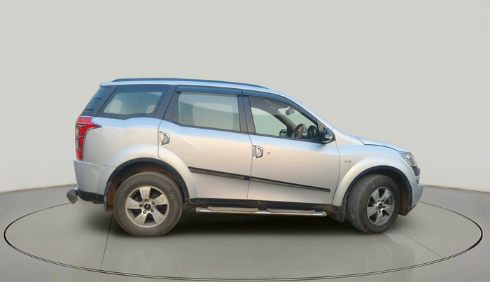 2013 Mahindra XUV500 W8, Diesel, Manual, 2,99,878 km, exterior