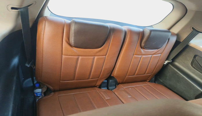 2013 Mahindra XUV500 W8, Diesel, Manual, 2,99,878 km, interior