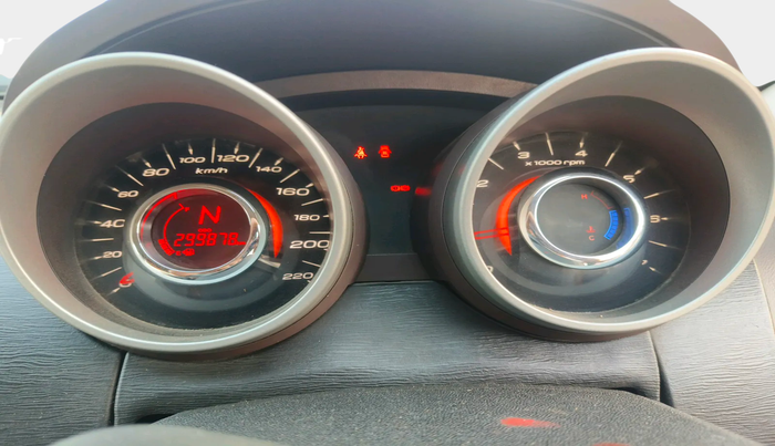 2013 Mahindra XUV500 W8, Diesel, Manual, 2,99,878 km, interior