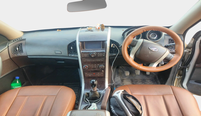 2013 Mahindra XUV500 W8, Diesel, Manual, 2,99,878 km, interior