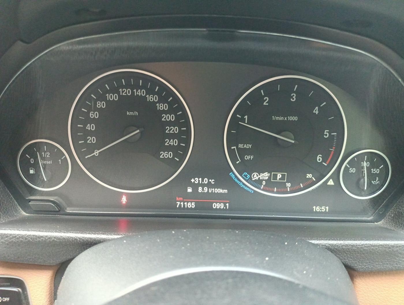 2016 BMW 3 Series  GT 320d Luxury Line, Diesel, Automatic, 71,170 km, interior