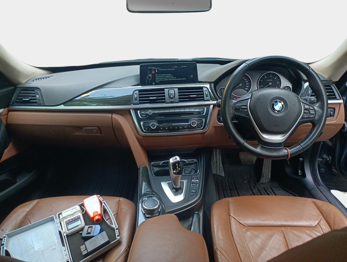 2016 BMW 3 Series  GT 320d Luxury Line, Diesel, Automatic, 71,170 km, interior
