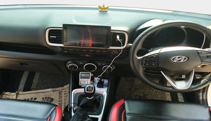 2019 Hyundai VENUE SX 1.0 TURBO, Petrol, Manual, 73,613 km, interior