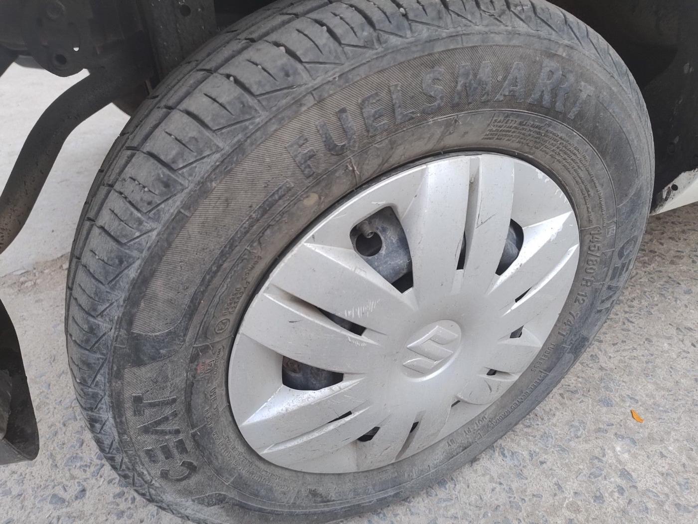 2019 Maruti Alto VXI, Petrol, Manual, 18,993 km, tyre
