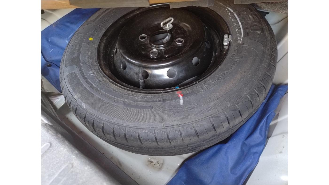 2019 Maruti Alto VXI, Petrol, Manual, 18,993 km, tyre