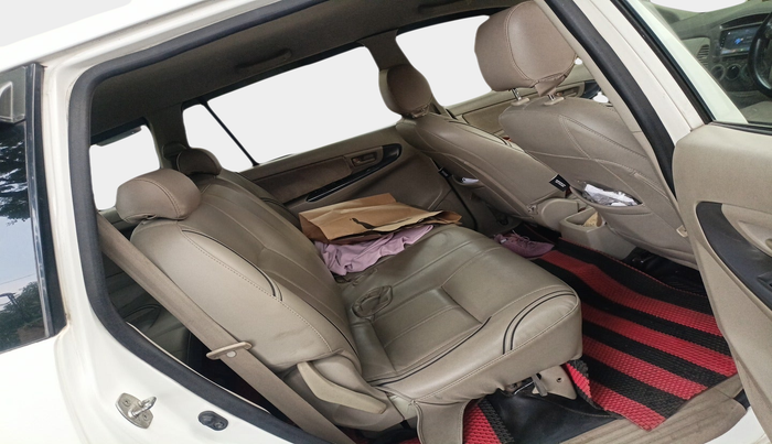 2010 Toyota Innova 2.5 G3, Diesel, Manual, 2,27,941 km, interior