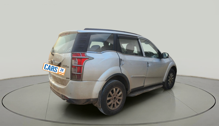2015 Mahindra XUV500 W10, Diesel, Manual, 1,27,722 km, exterior